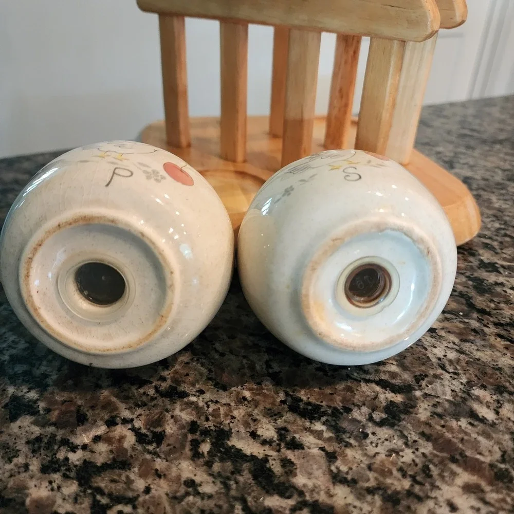 Vintage International China Marmalade Goose Salt Pepper Shaker Napkin Holder Set